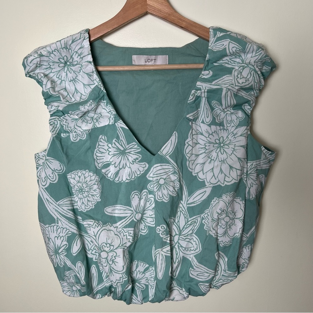 Loft Floral V Neck Bubble Hem Cropped Short Sleeve Top Size Small Teal Green - Picture 4 of 10